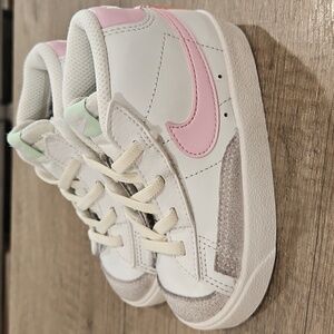 Nike Baby Blazer Mid '77 (Infant/Toddler) white & pink high top sneakers size 7